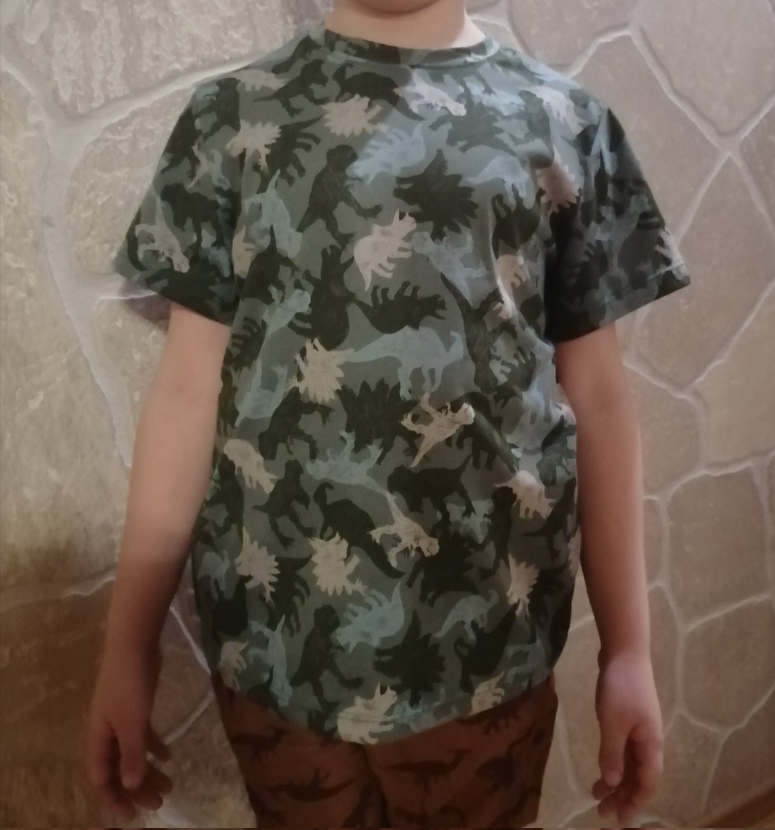 Футболка детская на рост 146. Только этот размер, ткань закончилась.
100% хлопок, 
кулирка серьезный дино принт Children's Place 
Стоимость 400 руб