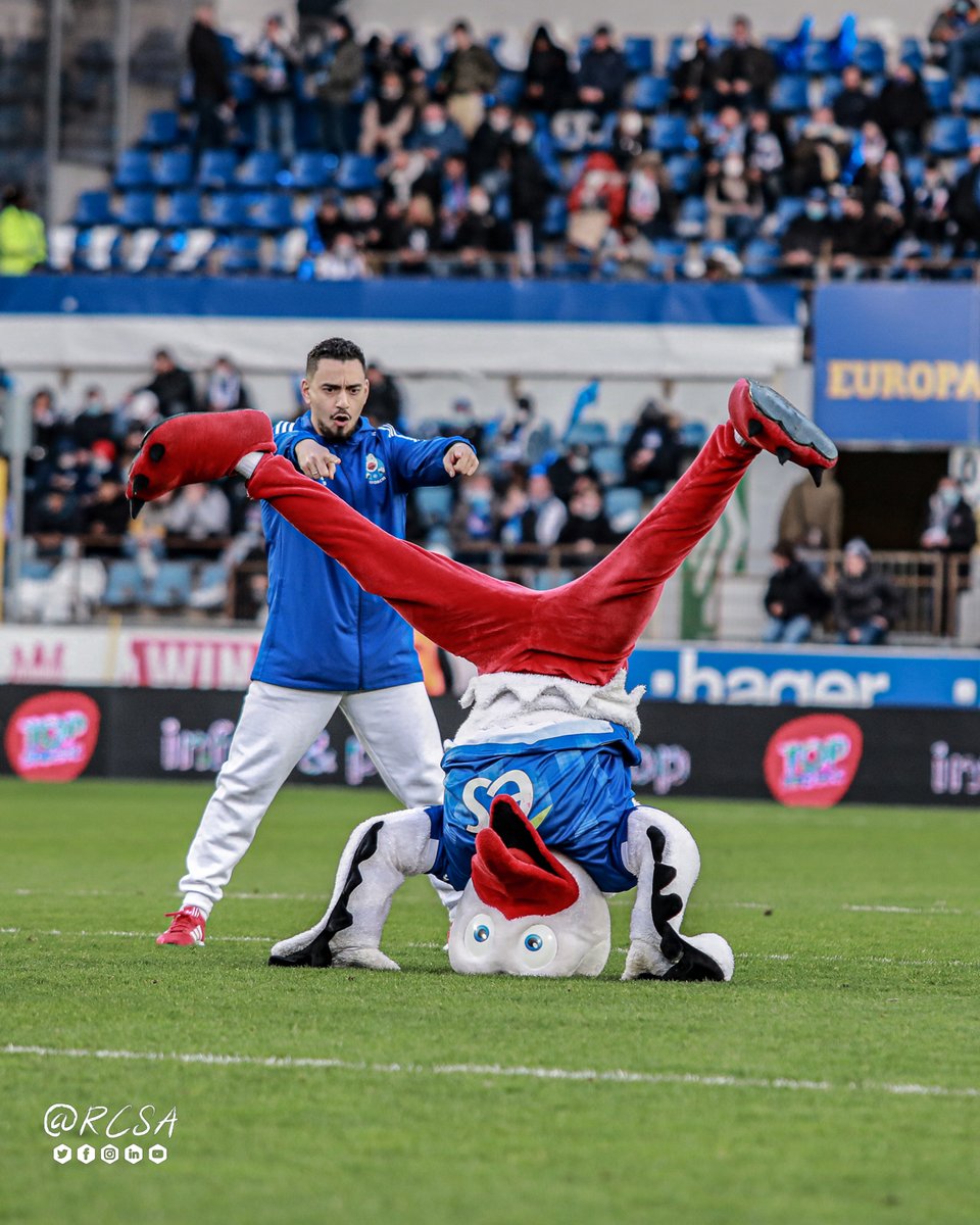 RCSA's tweet photo. 🤸‍♂️ #RCSAOGCN (0-0) I Qui ici est aussi souple que l'incroyable Storcki ? 🤩 https://t.co/ZMCFoMOuby