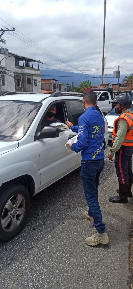 araquejesus21's tweet photo. #Mar01 Seguimos trabajando por nuestra ciudad. Estamos realizando un Operativo de Educación y Concientización sobre el correcto manejo de los Desechos Sólidos. Juntos construimos la Mérida Posible. #MéridaCiudadDeRetos https://t.co/AbqRUnWkCg