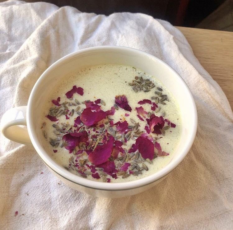 madeoflavenderr's tweet image. all about flowers in march💐✨