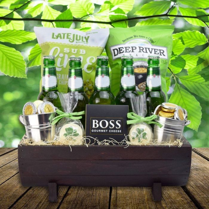 sendbaskets's tweet photo. The St. Patrick's Day Basket is a perfect gift to celebrate the Irish holiday. 🍀🥂

Hurry! Shop now! 🎁

https://t.co/P6bRWjHStQ

#Basketsco #stpatricksday #stpattysday #shamrock #stpatrick #patricksday #stpatricks #stpaddys #connecticut #montreal #irish #usa #canada https://t.co/kuZSxqFF1k