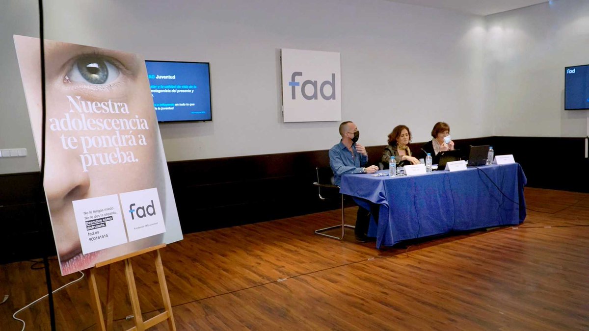 CRSJuventud's tweet photo. 💬Hoy presentamos nuestra nueva #investigación
 
"Entre la añoranza y la incomprensión", un análisis sobre cómo perciben los y las adultos a la adolescencia de hoy en día.
 
📚Ya podéis leer toda la investigación completa en https://t.co/V4BMS13ieU https://t.co/RMqZDMrqVJ