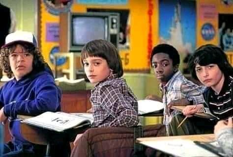 l4negirl_'s tweet photo. *the teacher* : today we gonna talk about people who are obsessed with @twentyonepilots .

*my partners* : https://t.co/aOZoawrWzg