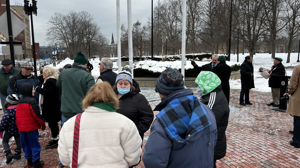 mayorlawrencema's tweet photo. (Bilingual message) (Mensaje bilingüe)

Irish Flag Raising.

Izamiento de la Bandera Irlandesa. https://t.co/RK4osHTgIQ