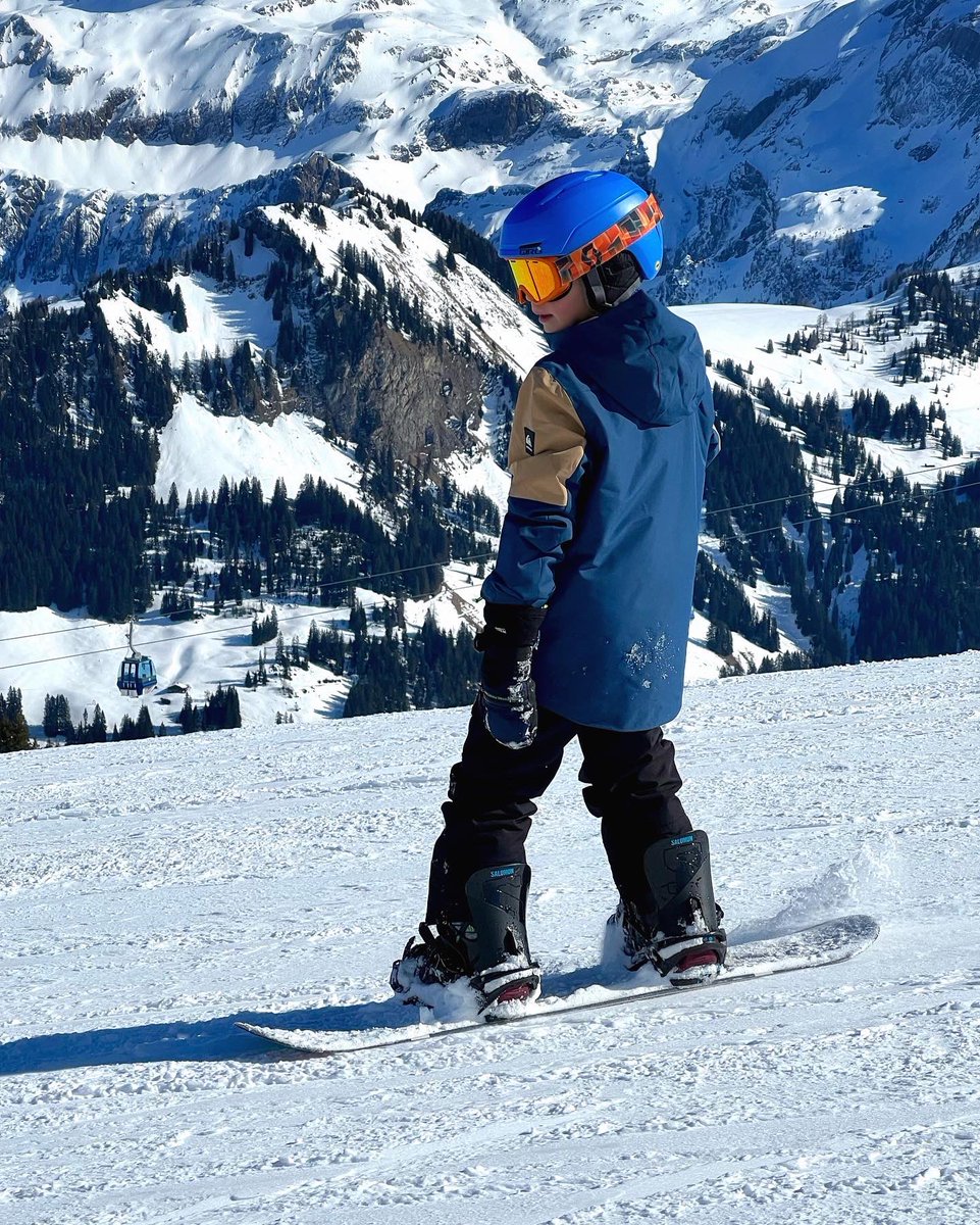 schwabtastic4's tweet photo. Stolz &amp; Happy ist er, der kleine #Snowboarder 🤙🏻🏂😁 #PremiereGeglückt #HappyRider #MoreToCome https://t.co/o06oOX04BY
