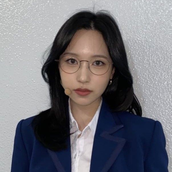 twicecatcherpic's tweet photo. stfu IT'S THE MONTH OF HANDONG AND MINA !!! https://t.co/1YRb1VaQAm