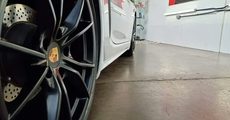 obsessions_mcd's tweet photo. Paint corrections 🙌🙂#porsche #caymans718 #detailing #carlovers https://t.co/U3uOAN761A