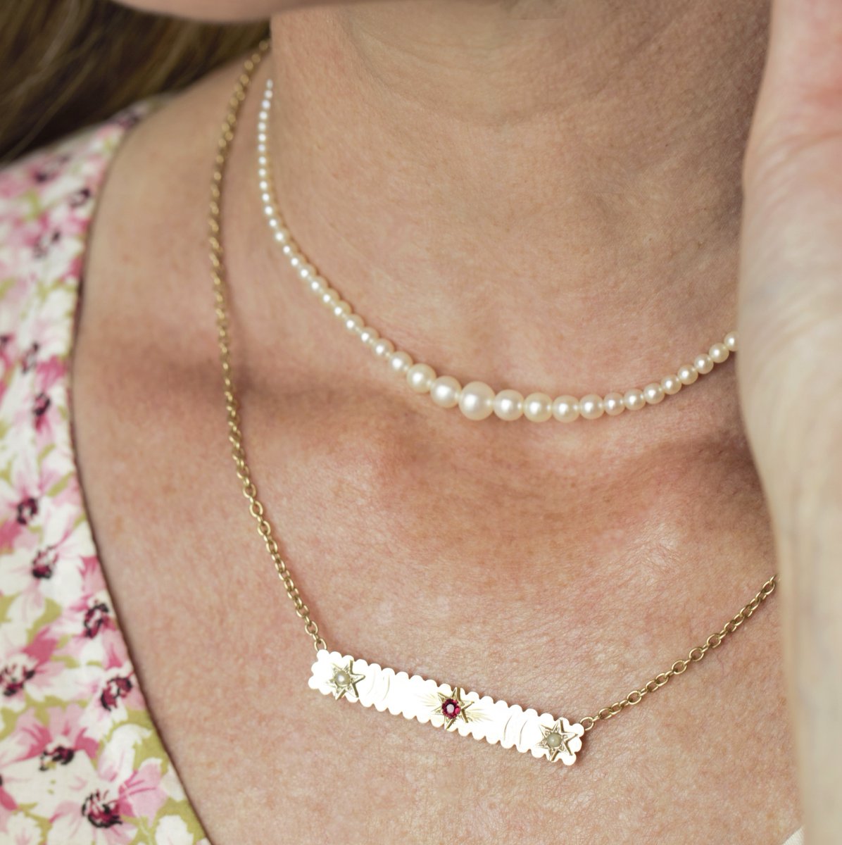 beryllane7's tweet photo. The rare natural certified antique pearl strand with platinum diamond clasp is our last of the natural pearl necklaces available. The others sold in a heartbeat. 
The upcycled 9ct Gold Garnet Doublet &amp; Seed Pearl 'Star' Necklace is also available. https://t.co/Q8lwYtNikc https://t.co/M1s6SgL9QO