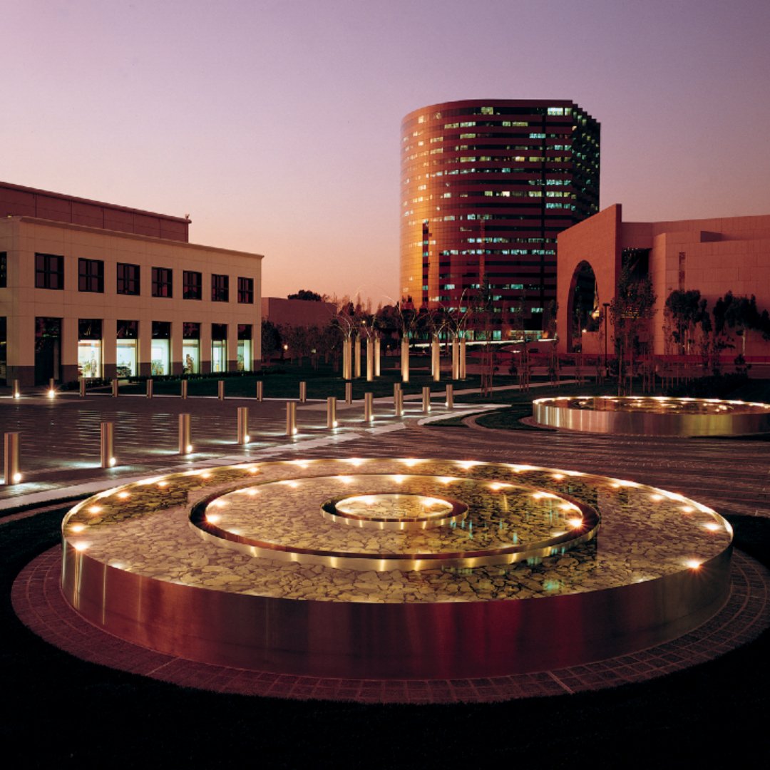 HydrelLighting's tweet image. Whether modifying our luminaires for a unique application or engineering a one-of-a-kind lighting solution that demands a signature look, our team is here to help. Visit our site for more info. #customlightingsolutions #lightinginspiration #pathwaylighting #outdoorluminaire