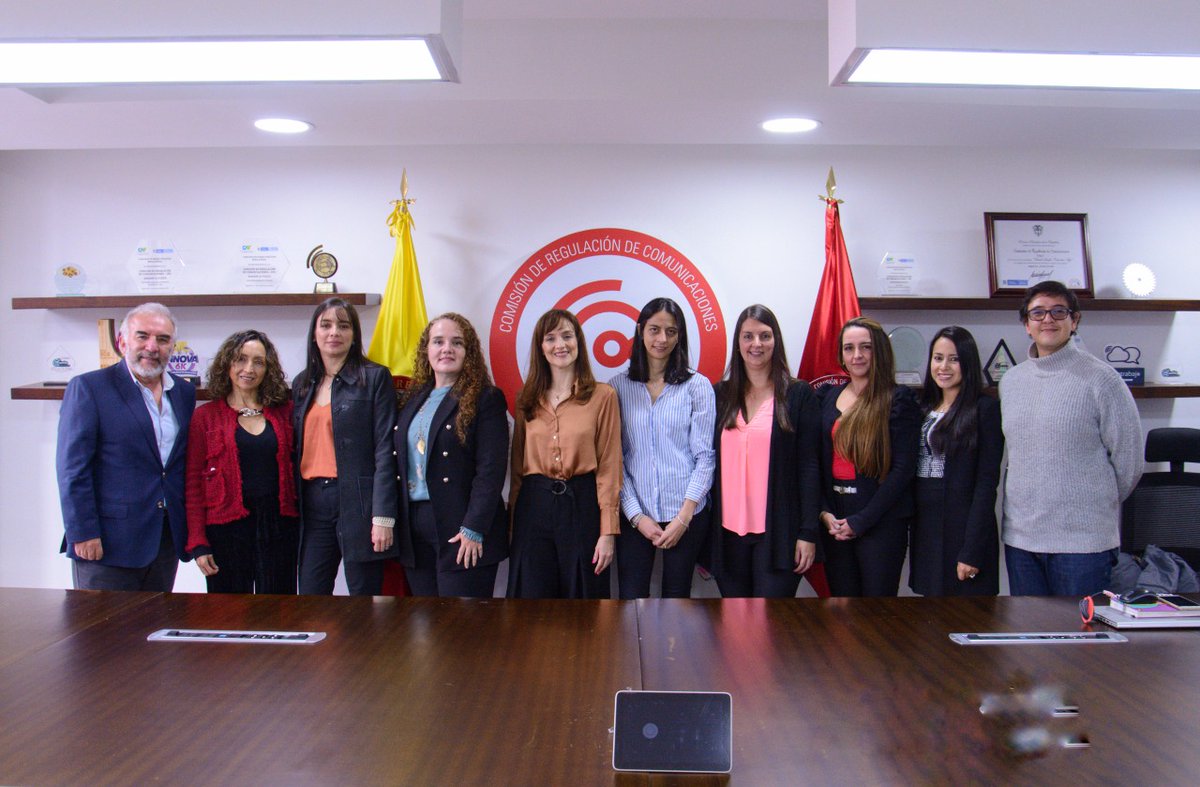 PaoABonilla's tweet photo. Asumo el reto de la Dirección de la @CRCCol en compañía de este maravilloso equipo de coordinadores. Seguiremos trabajando juntos para sacar adelante nuestra agenda regulatoria. https://t.co/vb6E9hFhSi
