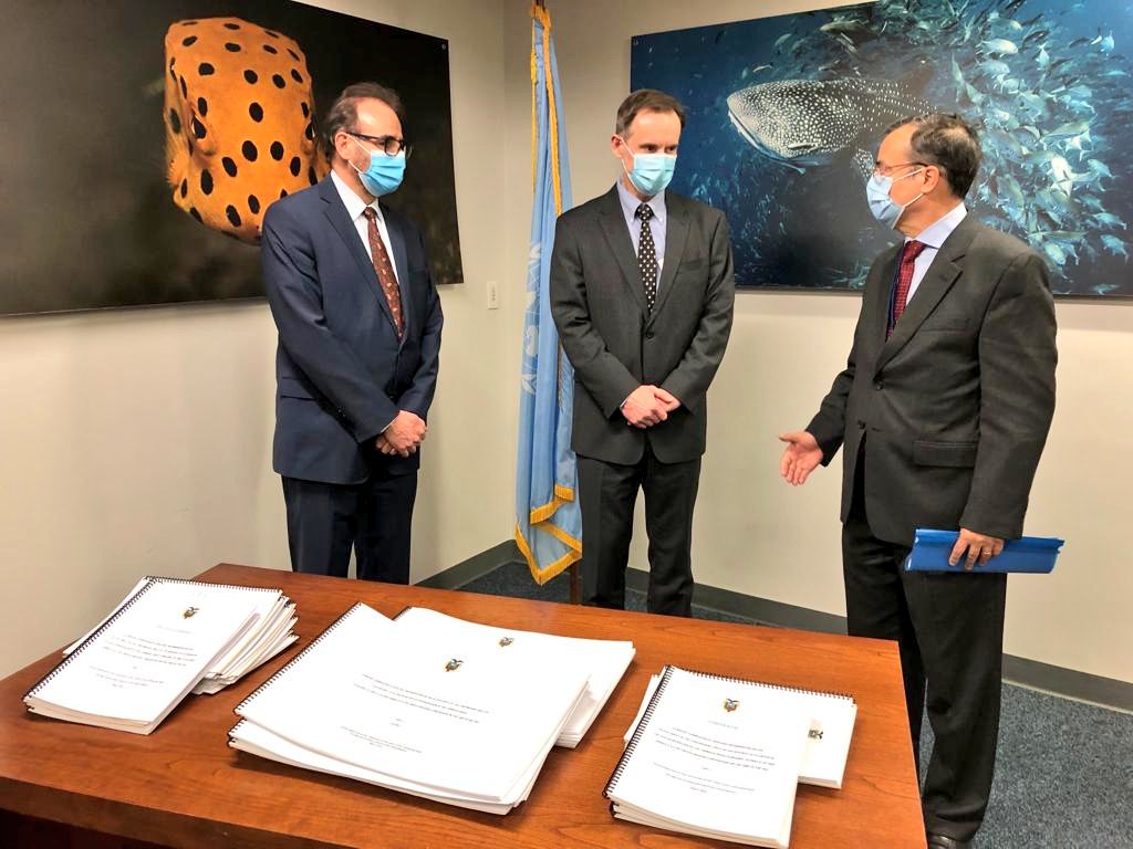 CancilleriaEc's tweet image. Ecuador 🇪🇨 entregó ante la División de Asuntos Oceánicos y Derecho del Mar de la Organización de Naciones Unidas #DOALOS, en Nueva York, la Presentación Parcial para la ampliación de la plataforma continental correspondiente al sur de la Cordillera de Carnegie. 🧵