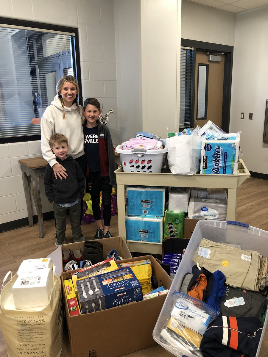AustinCubs's tweet photo. Local moms from @buckalewbears got together and gathered a variety of donated items for our school. We appreciate the thoughtfulness of the people in the CISD community - always  supporting each other in anyway they can! https://t.co/zSPAA3gfIQ