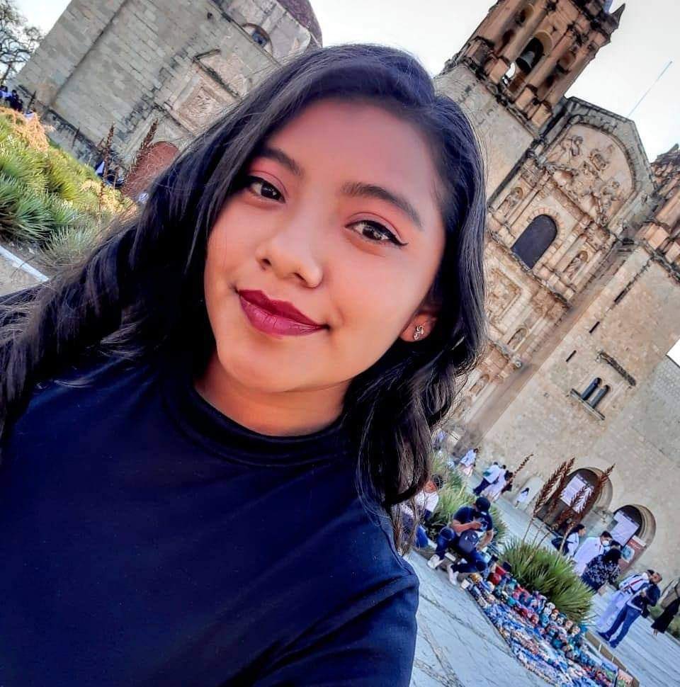 jaimeguerrero08's tweet photo. ⚠️‼️#Extra‼️⚠️

Exhiben en redes sociales a esa seudo estudiante “normalista” de #Oaxaca que cobra cuotas a quienes no asisten al “movimiento”.

Si no quieren ir al “campamento” deben pagar 150.00 pesos.

Bonita forma de extorsión. https://t.co/Znjn8HGMNH