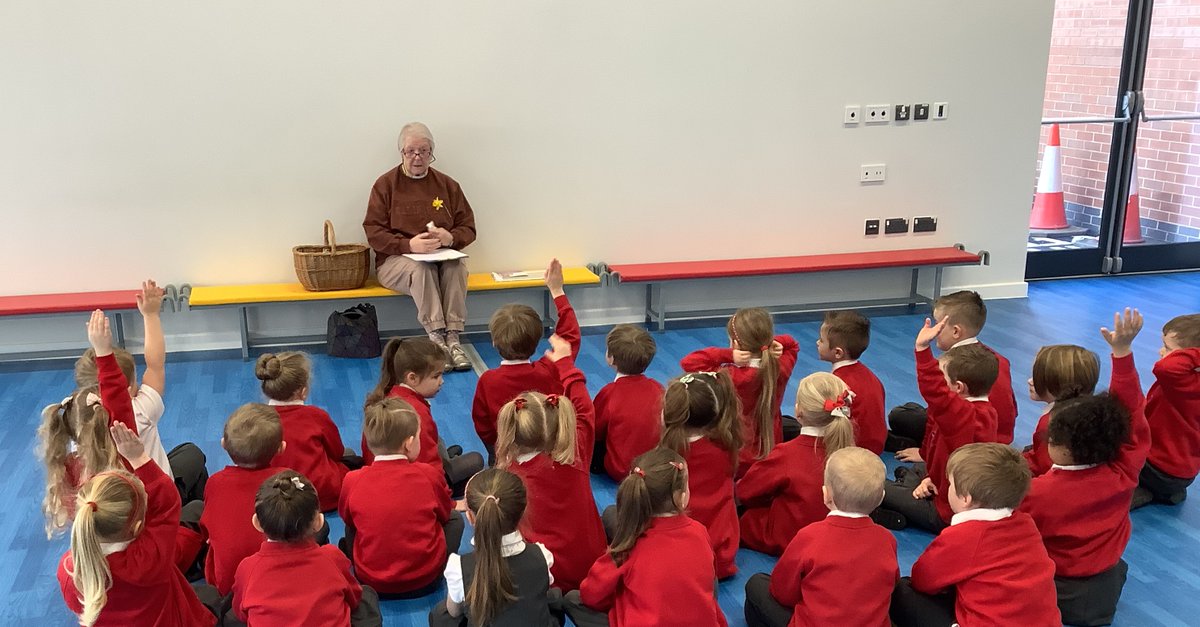 Dragonflies have had a very busy and exciting day to mark our first Pancake Day together. This morning, the children were joined by Reverend Sue Rowley, who led an assembly about the importance of Shrove Tuesday (Pancake Day) and Ash Wednesday in the Christian calendar.