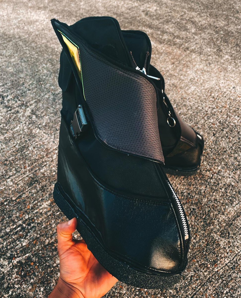 utterdemise's tweet image. Made by me 👋 Who wants to see another color way?👀☣️