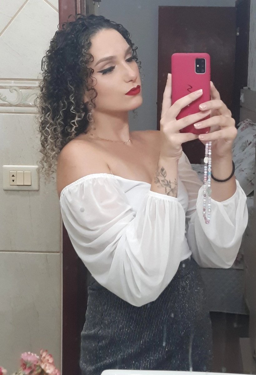Faz tempo que não posto nada aqui e eu tava linda ontem