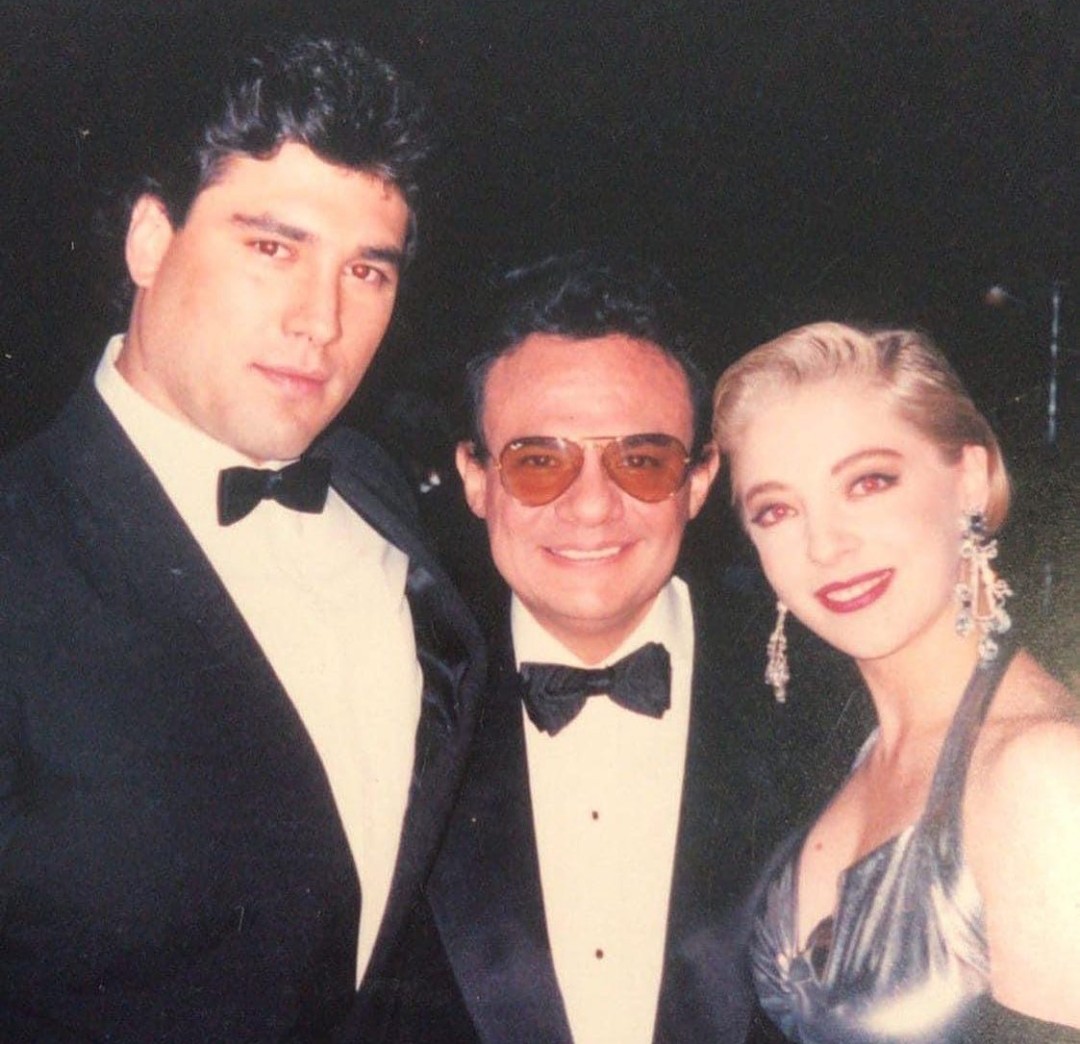 "El galán de telenovelas,Eduardo Yanez,el estelar cantante"Jose-Jose"(+) y la primera actriz,Edith González(+)..Gracias por tanto"