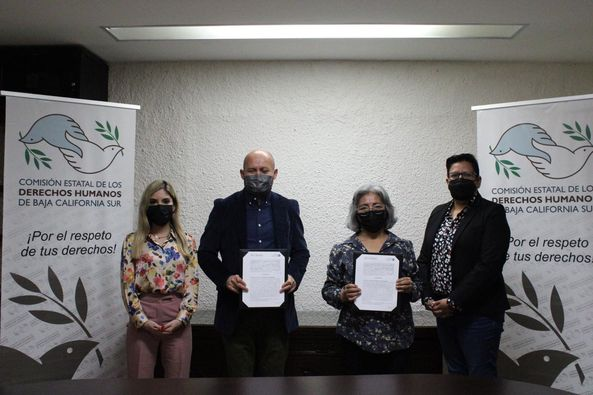 ComunicaBCS's tweet photo. Es un gran honor que nuestro colegio haya signado un convenio de colaboración con la #CEDHBCS a fin de realizar actividades conjuntas que promuevan los derechos humanos entre quienes ejercen la comunicación como una profesión. https://t.co/uHqRBdwuDB