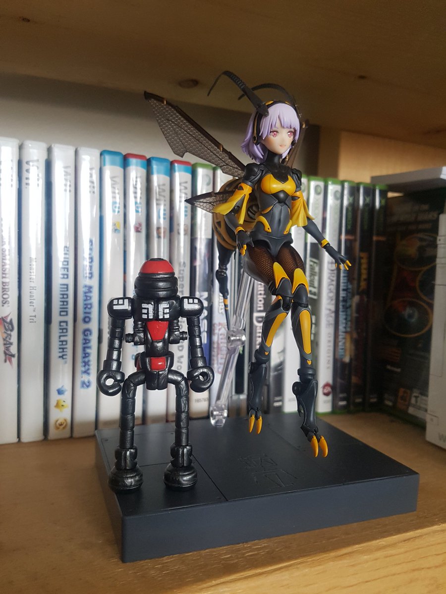 TheLocalBard's tweet photo. Playing Skyrim all day, so I brought these two out here with me for when I want a break.
#Glyos #OnellDesign #Phaseon #AdvancedPhaseon #AdvancedPhaseonEnyriunMKII #SnailShell #SnailShellWaspGirl #SnailShellBee03WWaspGirl #Bee03WWaspGirl #WaspGirl https://t.co/BgfubQC3FF