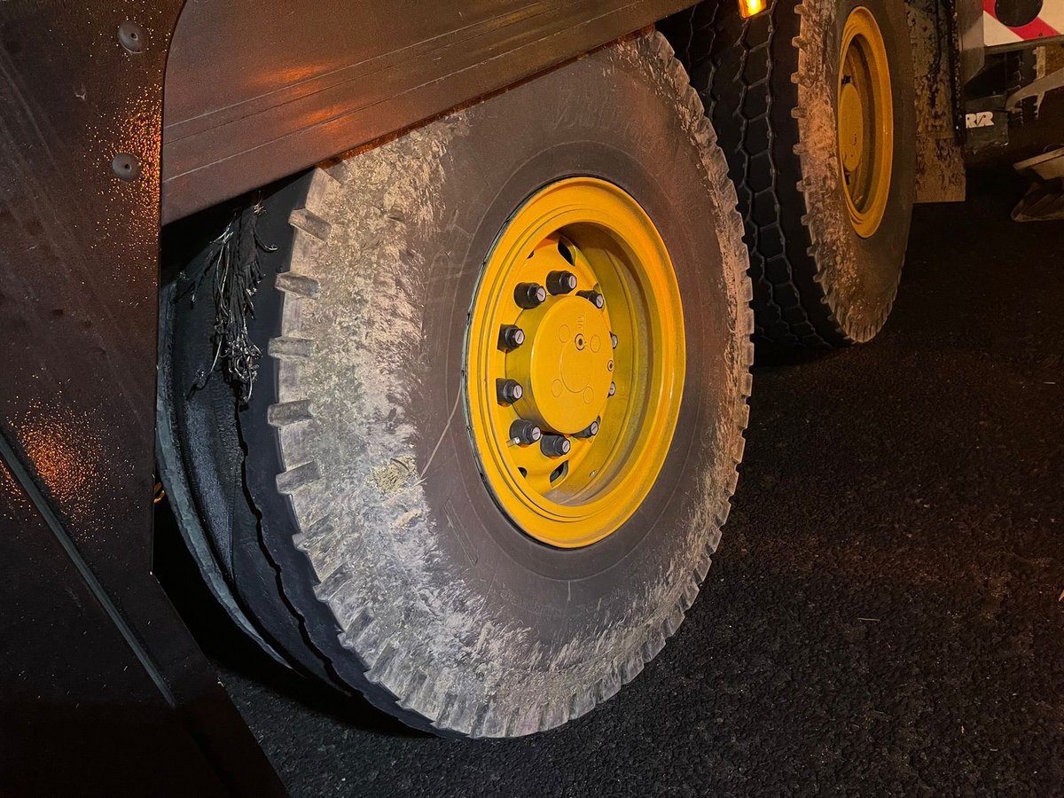 tanvicfarmtyres's tweet photo. Afterhours Callout crane blowout roadside new @MichelinAgriUK X Crane fitted https://t.co/yelt7Ebo0p