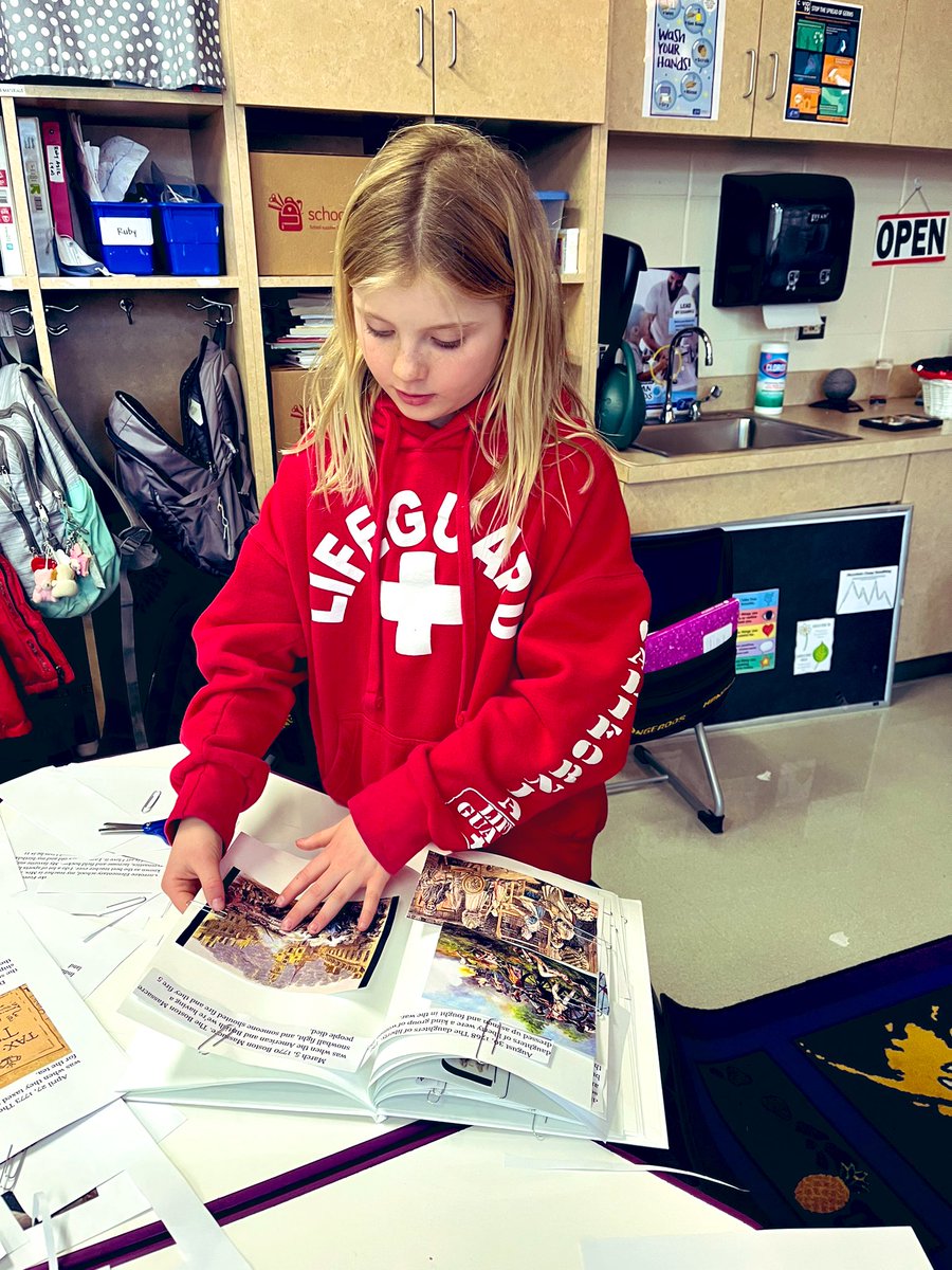 JMilesClass's tweet photo. These American Revolution books are looking AMAZING!!! #cherokerinspires #findingjoy66 https://t.co/8S5PanWero