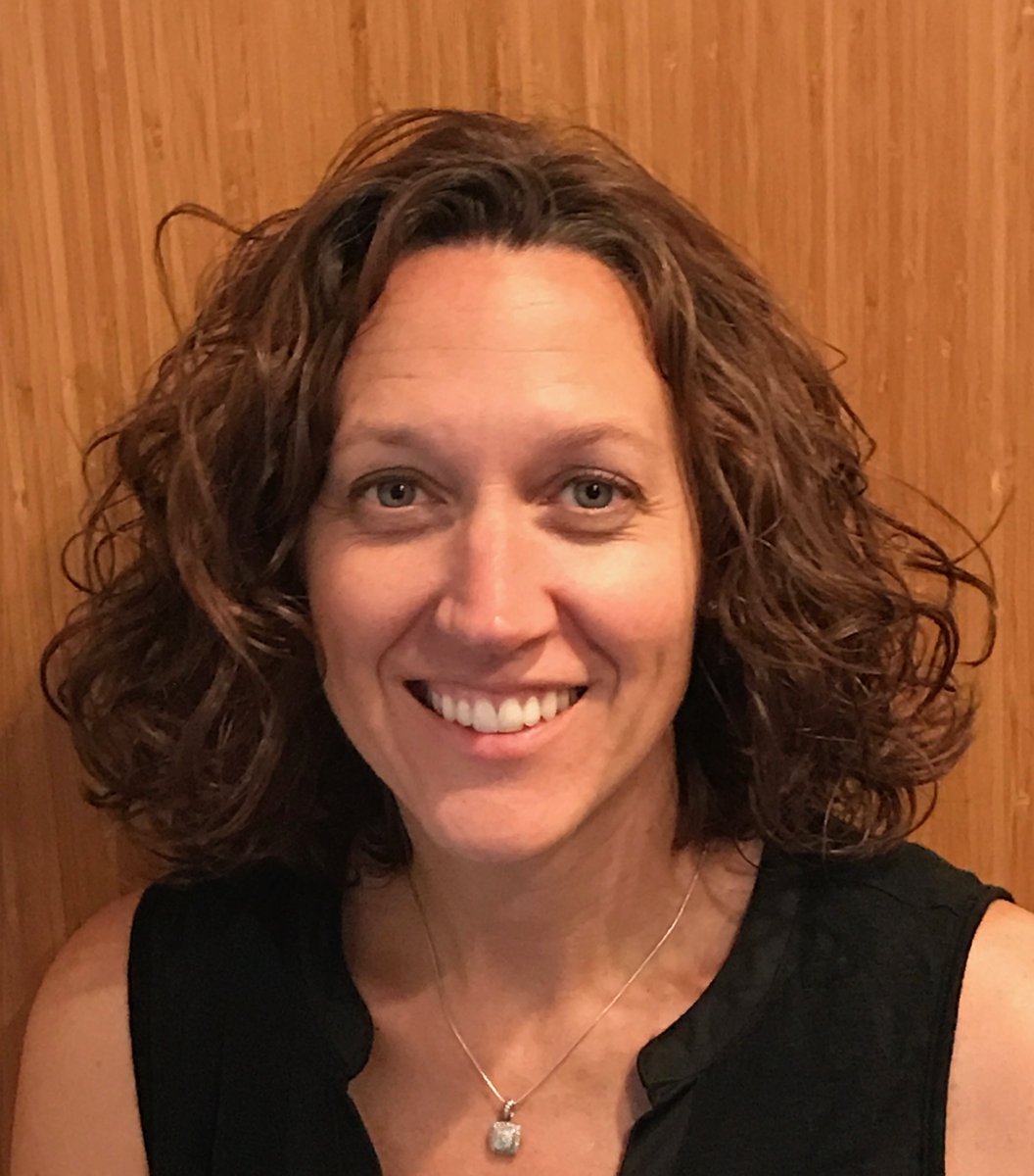 District65's tweet photo. Congratulations to the January D65 licensed staff member ‘High Five!’ award recipient, Elizabeth Nelson, a third-grade teacher at Walker Elementary School. Thank you, Elizabeth, for engaging our students and ensuring their academic needs are always met. Sponsored by @BylineBank. https://t.co/0m74Q8WP1A