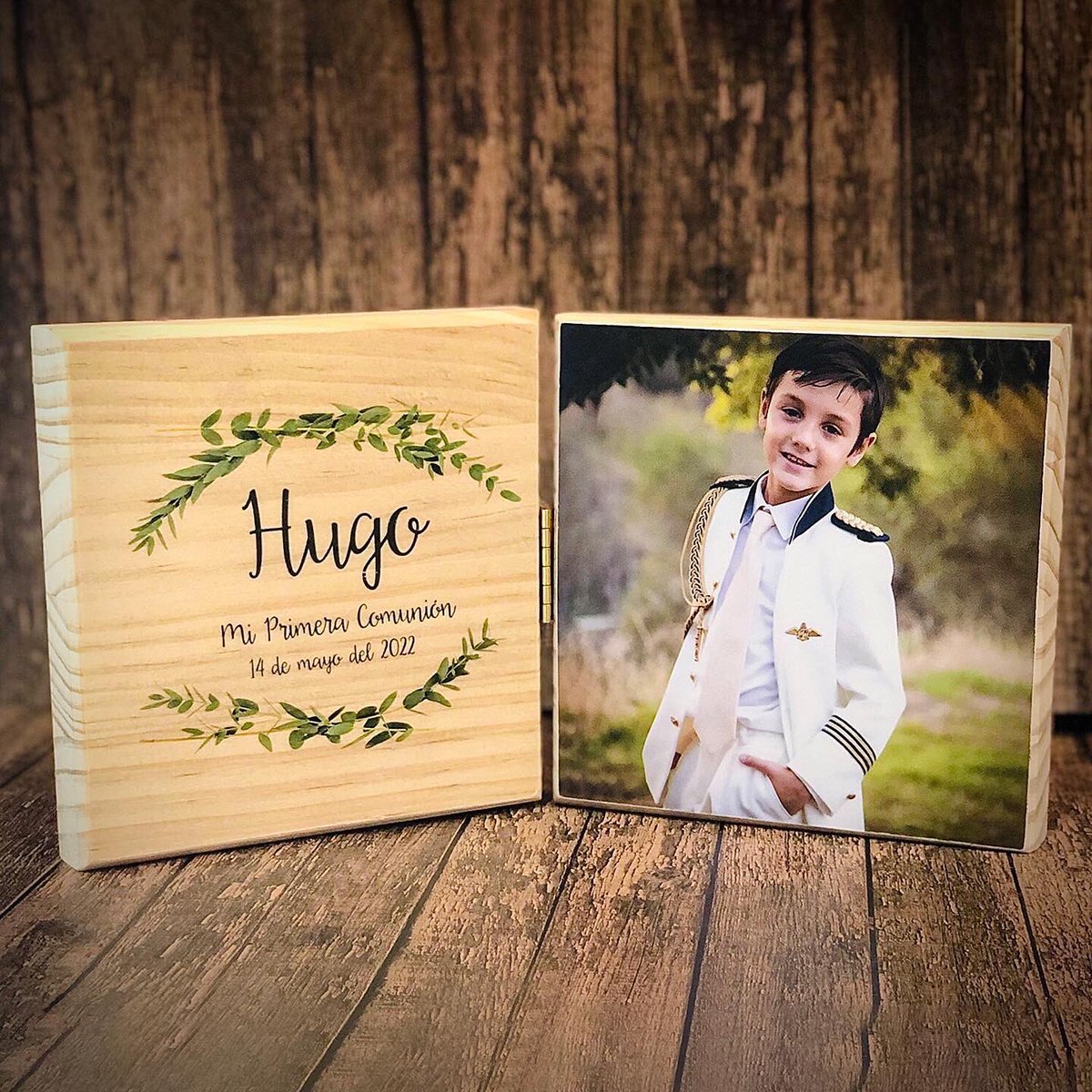 factory_foto's tweet photo. Perfecta combinación 
Madera-texto-foto
Sobran las palabras

#madera #elegant #photography #photo #marco #pino #comuniones2022 #fotografia #foto #laboratoriofotografico #fotoycopy #alcorcon #madrid #leganes #fuenlabrada #mostoles #original #regalosoriginales https://t.co/fYII0YMgxI