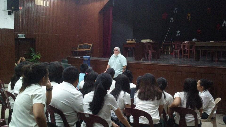 pqbusalian's tweet photo. Peque Gallaga as a Director for Theater 

Post performance dialogue with the students from USLS Bacolod 

ANATOMIYA SANG KORUPSIYON 
January 11-16,2016

Gallaga Theater

Source: Facebook

#pequegallaga https://t.co/yIRIro1MhS