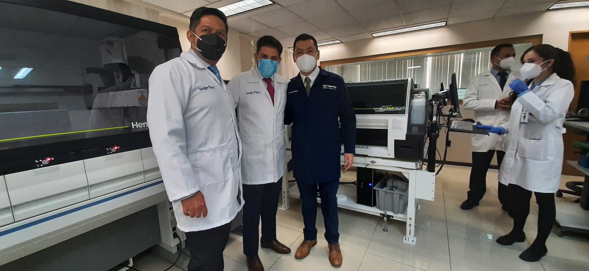 Plenilunias's tweet photo. Esta mañana se echó a andar el primer sistema automatizado de #hemostasia en #México, #HemoCell, el cual eleva el nivel calidad, desempeño y eficiencia de laboratorio en los diagnósticos de pruebas en sangre. Beneficiará a usuarios y operadores disminuyendo el riesgo biológico. https://t.co/zH8nxOZV57