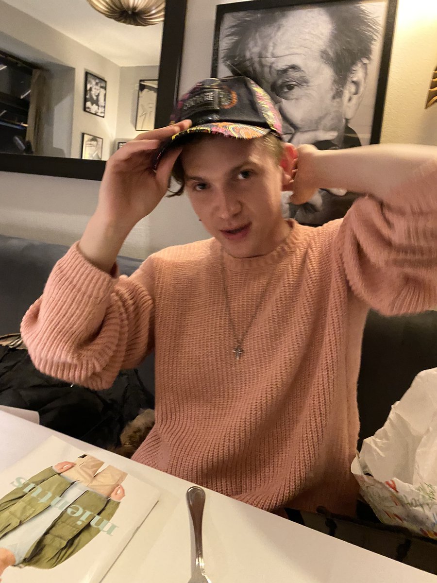 StephanMientus's tweet photo. Lennart with his mientus lookbook
#mientus #lookbook #lennartbetzgen #germanactor #malemodel https://t.co/bmrNfzVi7R