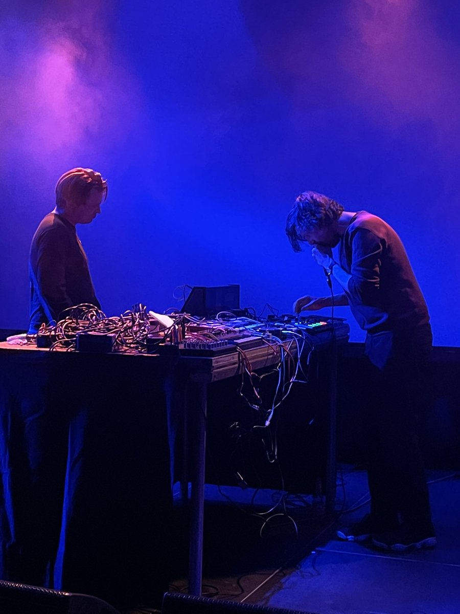 Just fabulous gig from <a href="/Glice_sounds/">Glice</a>   Dig that austere backdrop #Snackbar