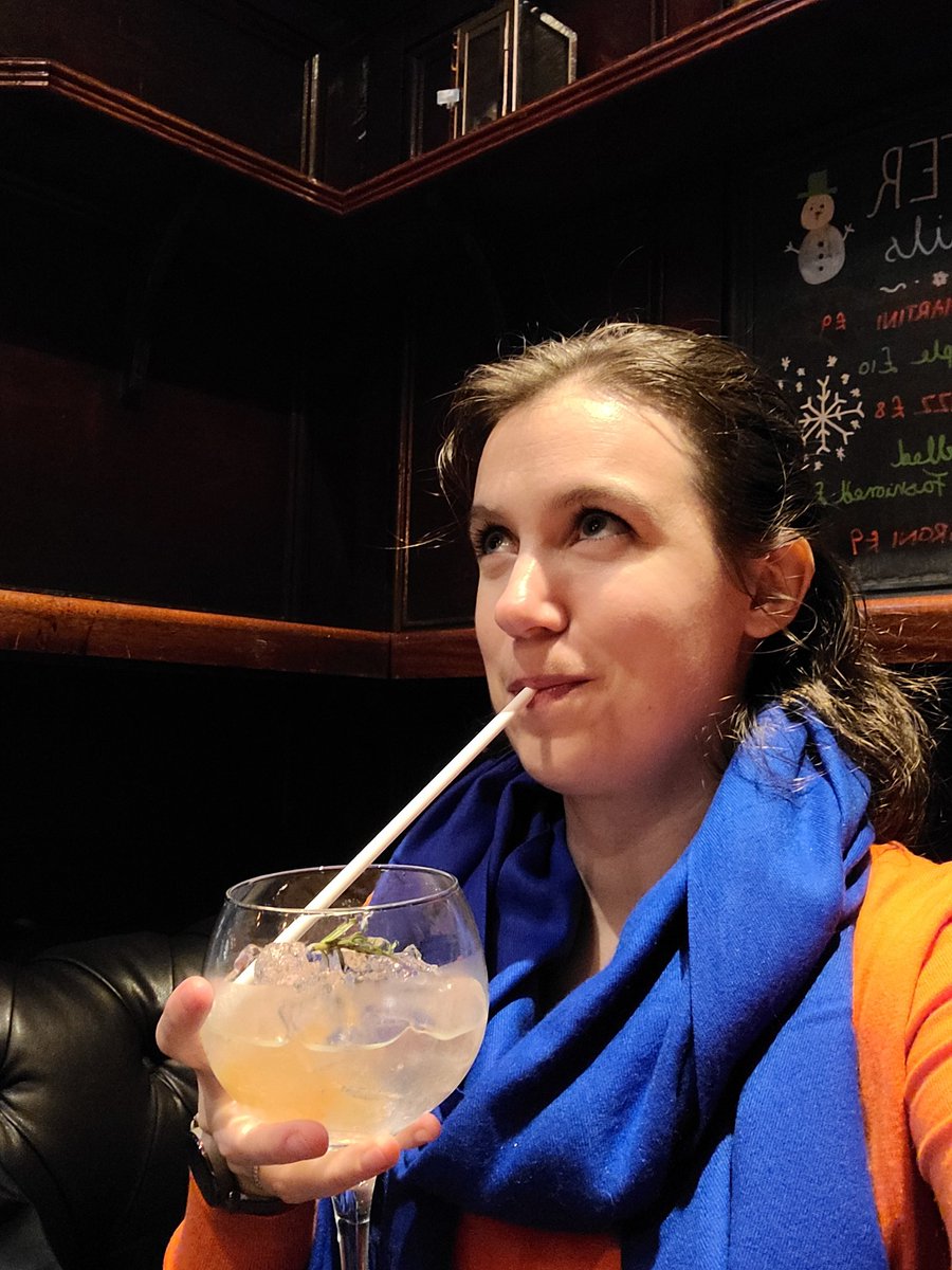 AshleighatWork's tweet photo. Happy place. Watch out #london!
#overdue #ginbars #vacation #day1 https://t.co/DRELcTlAdt