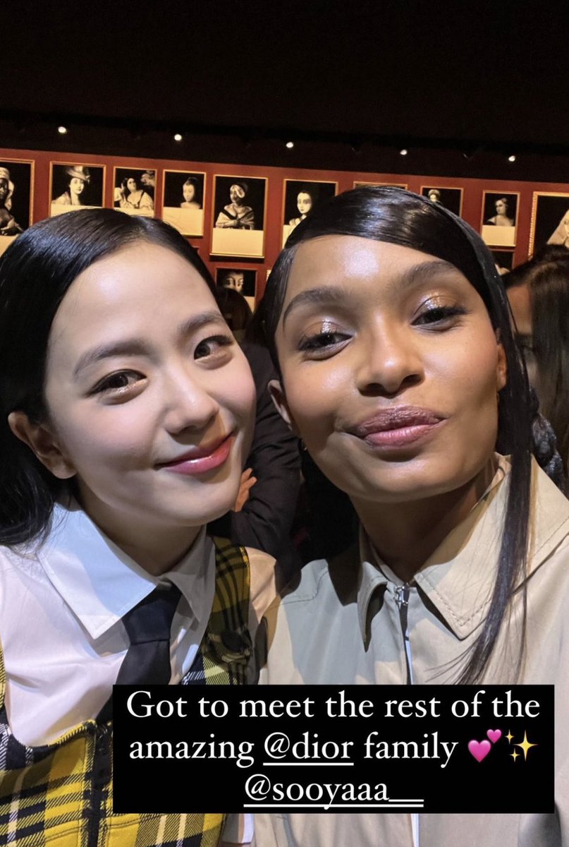 220302 Jisoo at DIOR Paris Fashion Week w/ Maria Grazia Chiuri