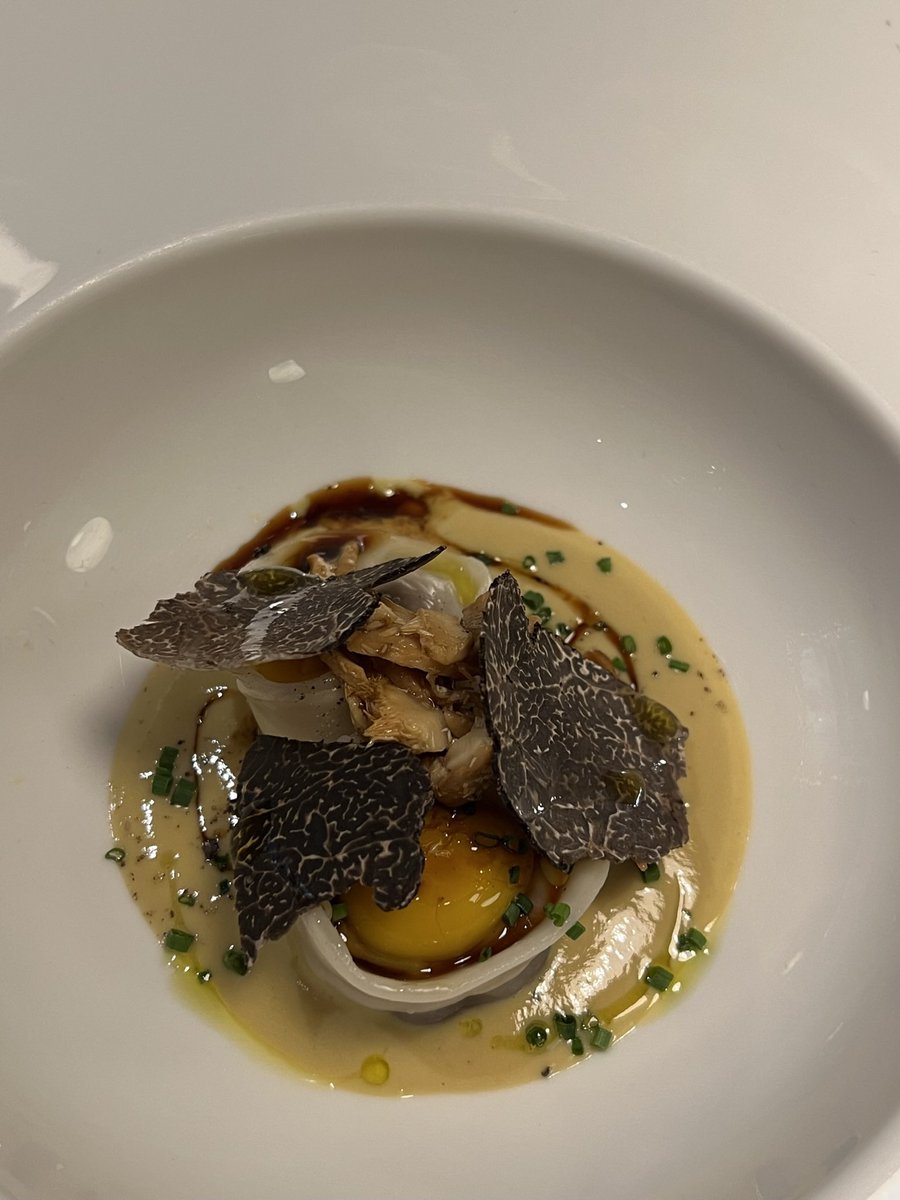 Telmometro's tweet photo. Restaurante Narru en Donosti

Me encantó el tiradito de atún y los raviolis de rabo con foie y trufa son una locura

50€ pp (destacar que se pueden hacer medias raciones lo que me parece la hostia) https://t.co/eynIxrzEZv
