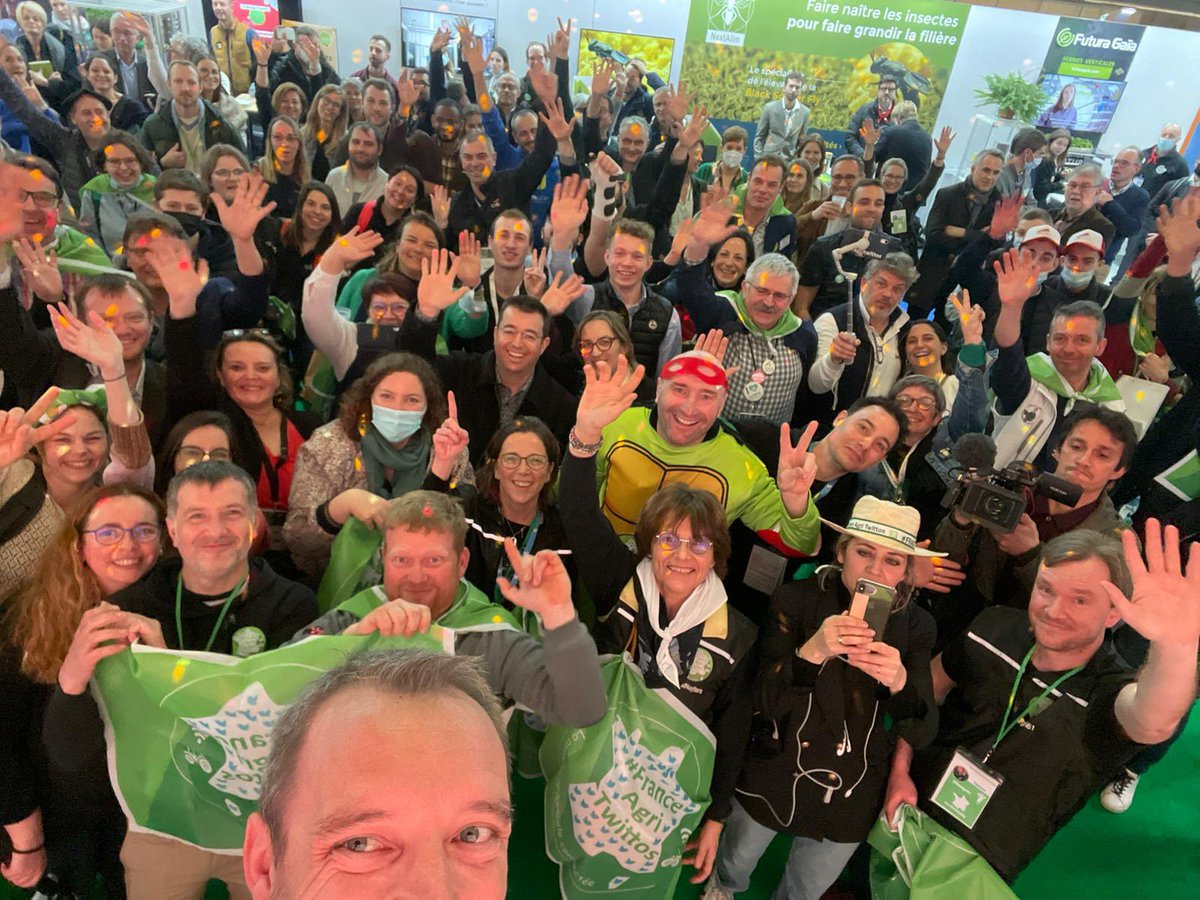 Tadam 🎉 
On va pas se mentir, il manquait le bras télescopique de <a href="/kevmoity/">Kévin Moity</a> 

#tweetapero 
#sia
#sia2022
#FrAgTw 
<a href="/Salondelagri/">Salon International de l'Agriculture</a> 
<a href="/FermeDigitale/">La Ferme Digitale</a>