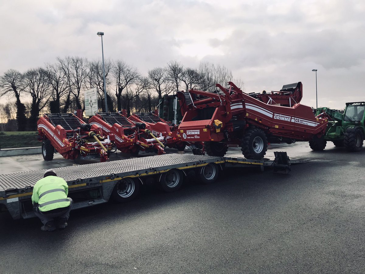 Début des livraisons sur Neulliac des tamiseuses <a href="/GRIMMEGroup/">GRIMME</a> CS 150 dont :
🔴 1 Combi-Star 150
🔴 1 Combi-Web 150
🔴 1 Multi-Web 150
🔴 1 Multi-Web 150 avec élévateur
En attendant les dernières...

<a href="/GrimmeFrance/">GRIMME France</a> #grimme #grimmegroup #grimmepremiumpartner #cs150 #tamiseuse