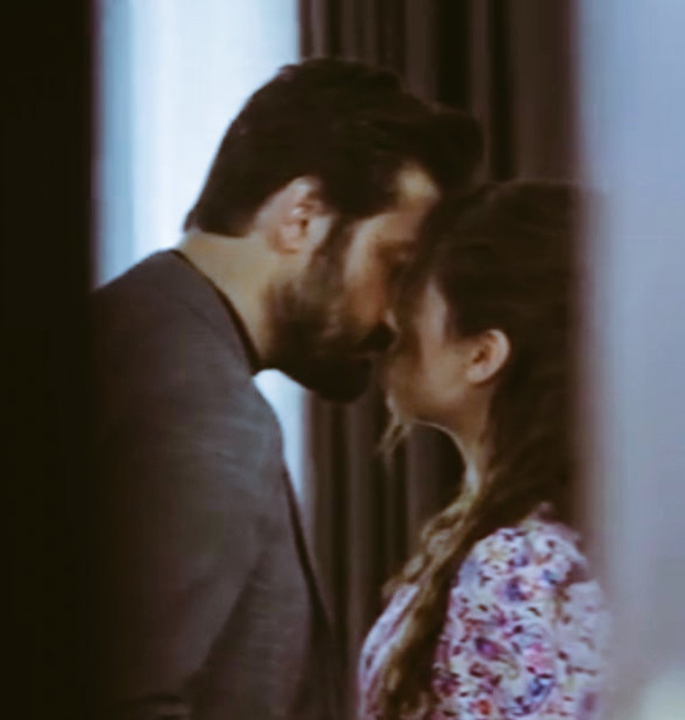 çiftimiz her saniye koklaşıyor öpüşüyor hey maşallah

#Emanet #SehYam #KumSaati
#SılaTürkoğlu #HalilİbrahimCeyhan