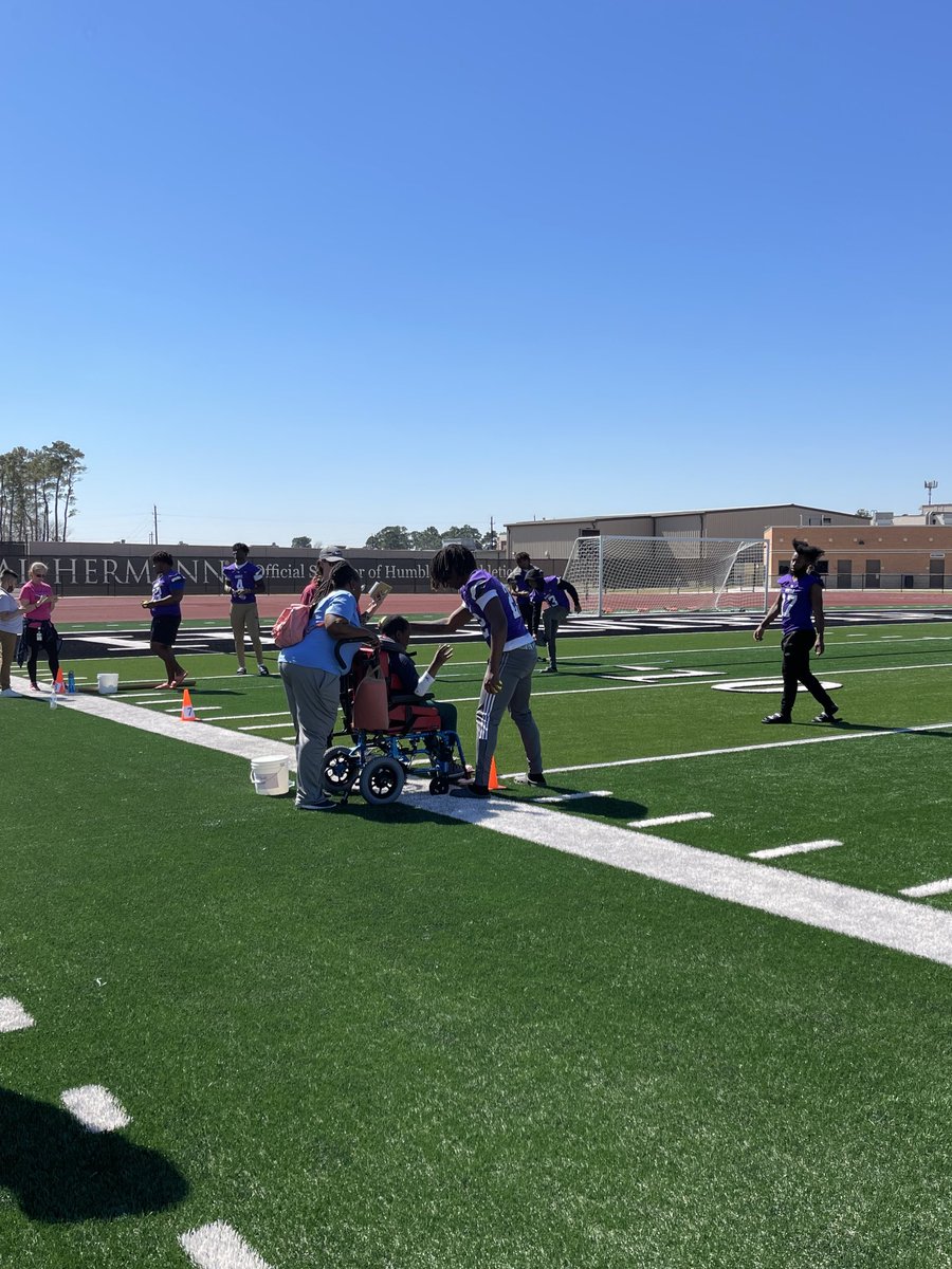 What an amazing event and day for the MS Integrated Athletics Track Meet!  Big thanks to all of the Humble HS Football players for helping to make this a great event for all the kids! ⁦<a href="/HumbleISD/">Humble ISD</a>⁩ ⁦<a href="/HumbleISD_HHS/">Humble High School</a>⁩ ⁦<a href="/blitzemD/">Coach Schulz</a>⁩ ⁦<a href="/HumbleISD_InAth/">Humble ISD Integrated Athletics</a>⁩