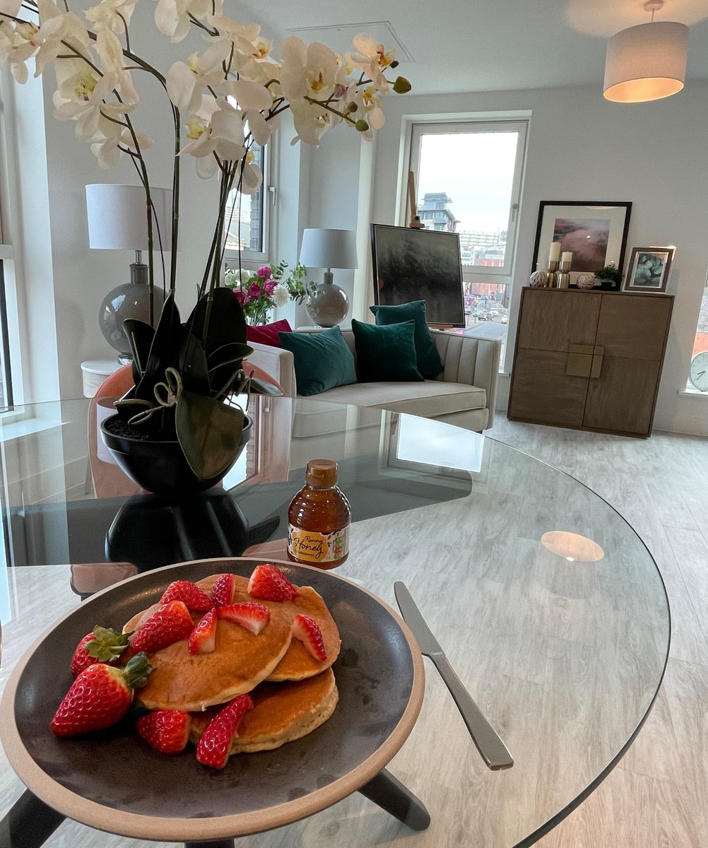 They’re flippin' great aren’t they! 🥞 How are you having your pancakes? We would love to see your creations this pancake day. To see more of Atelier follow the link here. hubs.li/Q0156MLB0 #manchester #salford #manchesterapartments #salfordapartments #forsale