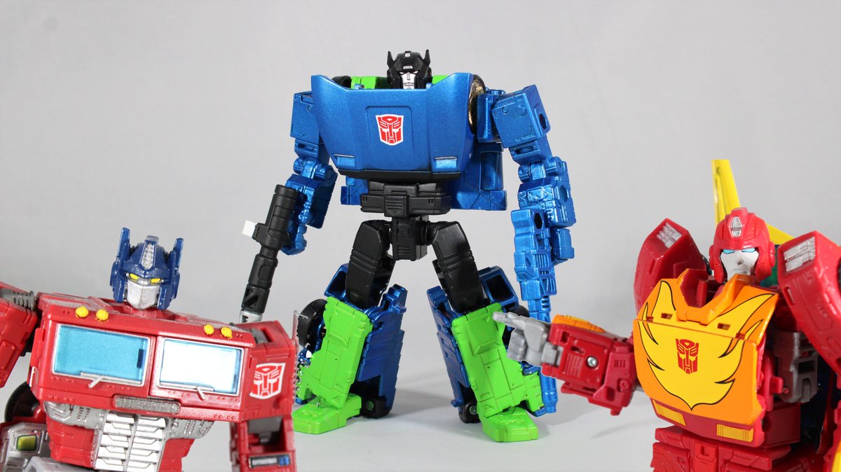 id_armed's tweet image. !!SURPRISE GIVEAWAY TIME!!

To celebrate 1,100 followers, I want to give back to you guys by giving away my G2 Go-Bot Sideswipe! To enter all you got to do is:

-Follow me!
-Retweet this post!
-Comment!

The winner will be drawn on March 8th, so good luck everyone!
#Transformers