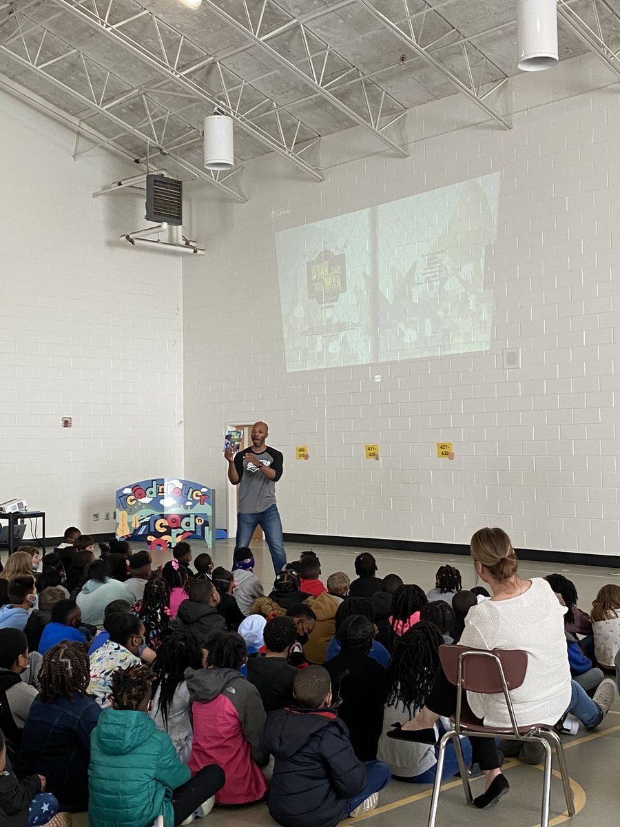 shellycburch's tweet photo. Read across America Week with Stan the Man Tucker!!@TES_hcs #LeavingFootprints https://t.co/zuVCHepCkB
