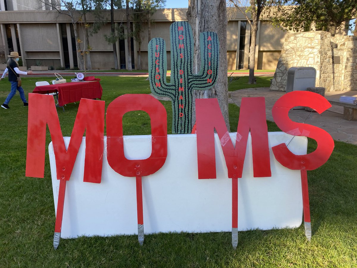 resolutemom3's tweet photo. As an @Everytown supporter, I am encouraged @POTUS prioritized gun violence prevention in his 1st year and look forward to hearing more during tonight’s #SOTU.

I know it will take all of us to #EndGunViolence, so text READY to 644-33 &amp; join me in this life-saving movement. https://t.co/sh0Jpfv7xG