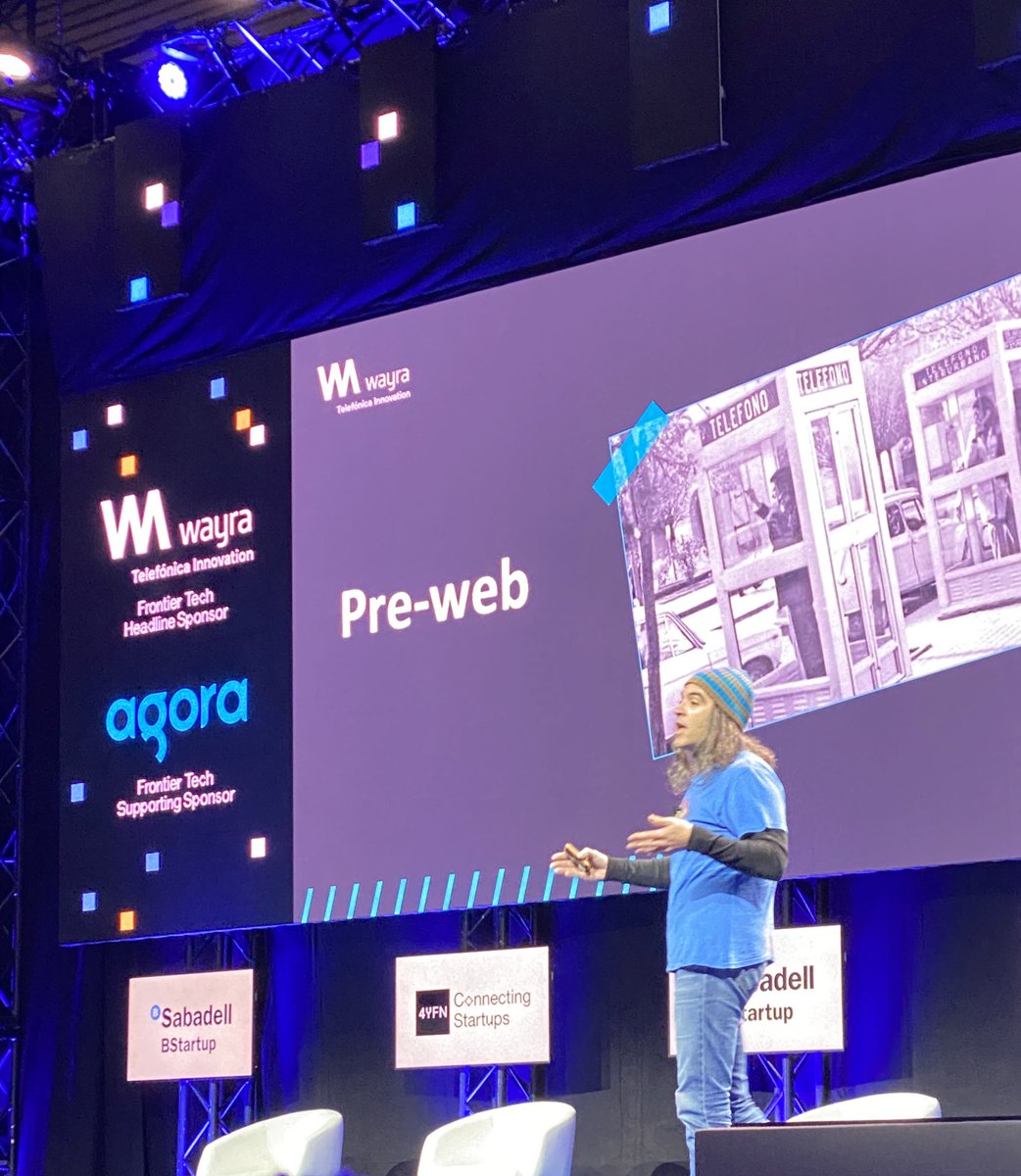 MoureDev's tweet image. De las cabinas telefónicas a la web 3.0, y cómo cada revolución tecnológica siempre se la recibe con rechazo.

Gran charla de @chemaalonso 🤘