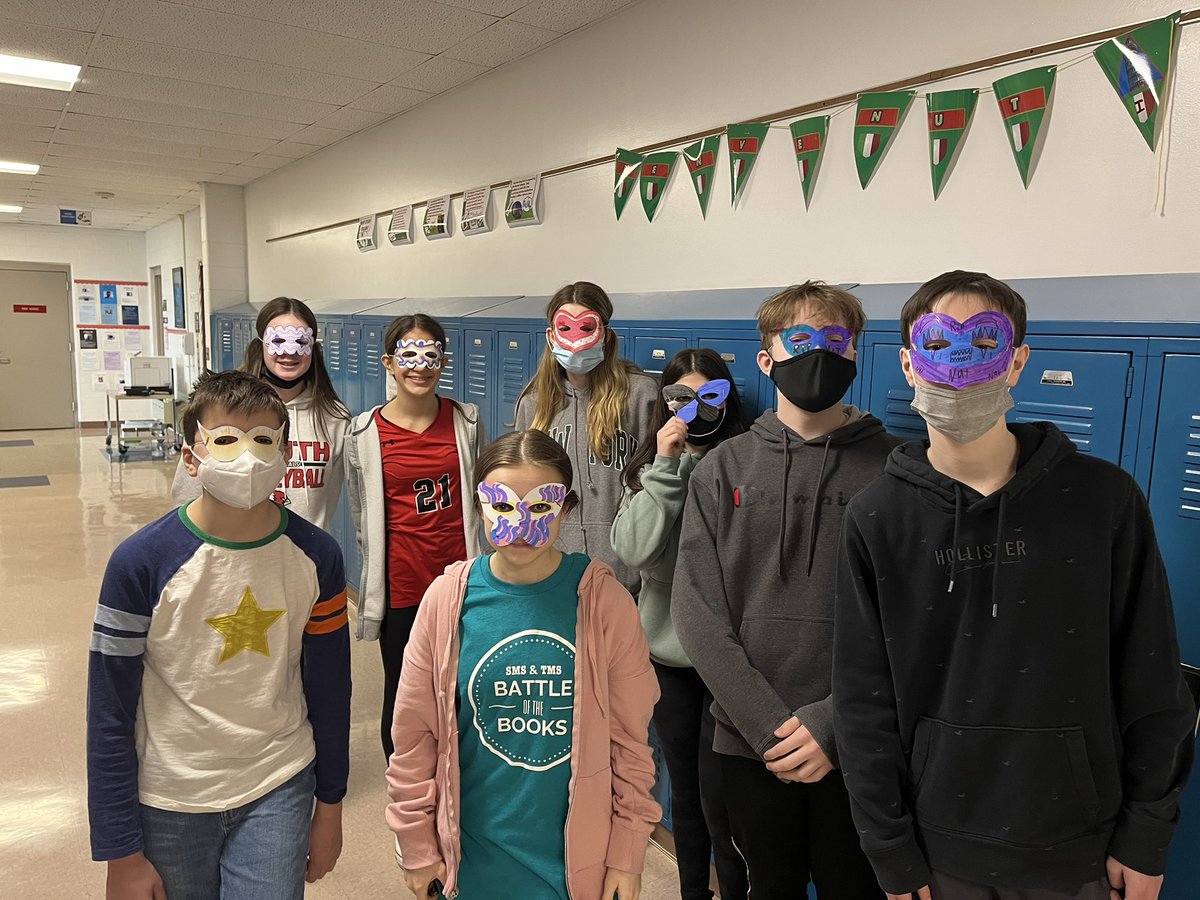 prof_sasso's tweet photo. My 8th grade Italian students celebrate Carnevale! @sms8west @sms8east @AHSD25South https://t.co/0QCERRg8iR