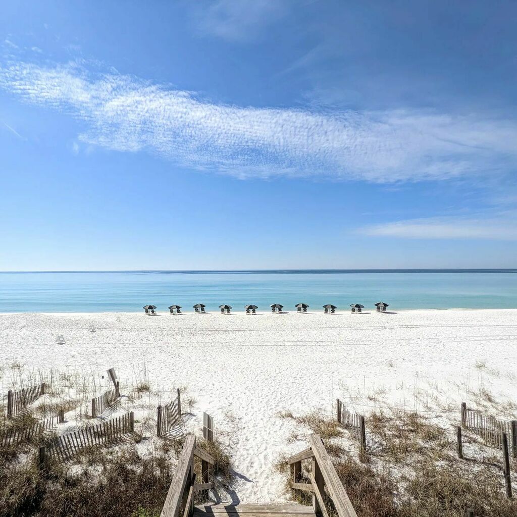theonlywhit's tweet photo. Best of the beach, brought to you by a local! It does not get better than this! #30a #beachcrush #30arealestate #duneallenbeach #listingagent #theonlywhit #theonlyrealtoryouneed https://t.co/9W57WeL1PM https://t.co/FTlpFdPLfE