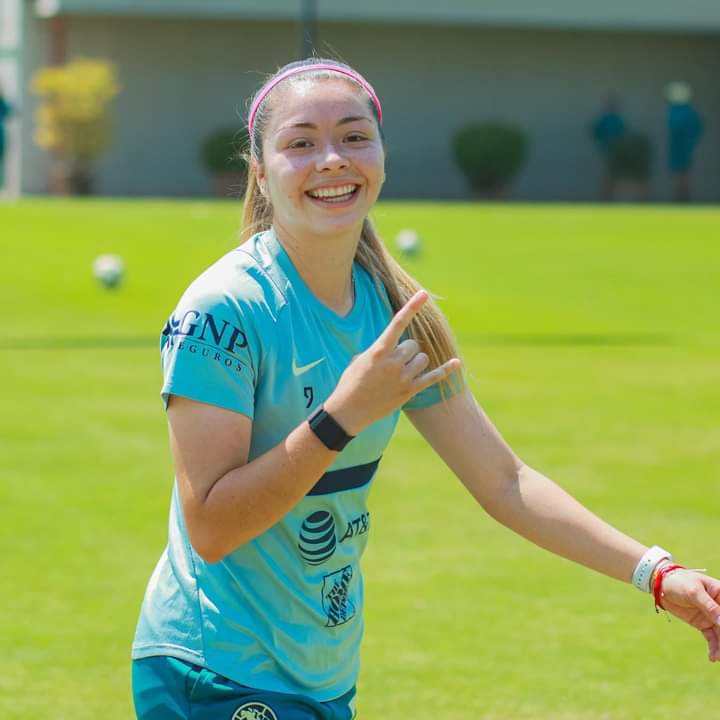 AMERlCANISMO's tweet photo. Katty Martinez ha jugado 7 partidos en el Club América Femenil, en los cuales anoto 7 goles ⚽️.

#SiempreÁguilas💛🦅💙 https://t.co/DhnOfvvmtR