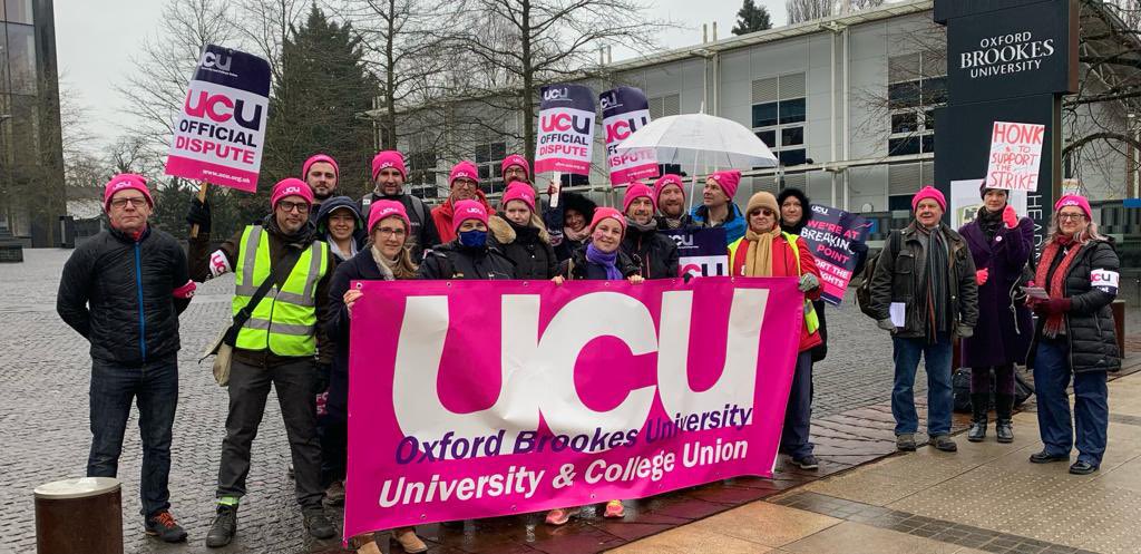 BrookesUCU's tweet photo. Another fantastic day on the picket line✊solidarity, a participated rally (w/ @zenscara) and an inspiring teach in! #UCUstrike #OneOfUsAllOfUs @UCUSOUTHWEST @OxfordUCU @chrisjarvisdiy @OxfordTUC @Oxford_Labour @socstuoxf @Lucy_1103 @OxfordSU_Pres https://t.co/YKduZOZjfH