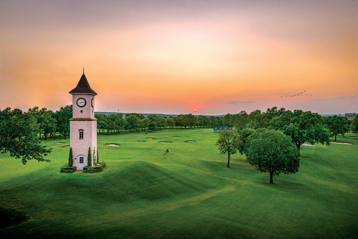 Dreaming of May and those Southern Hills sunsets. 🤩

#SouthernHillsSaturday | #PGAChamp