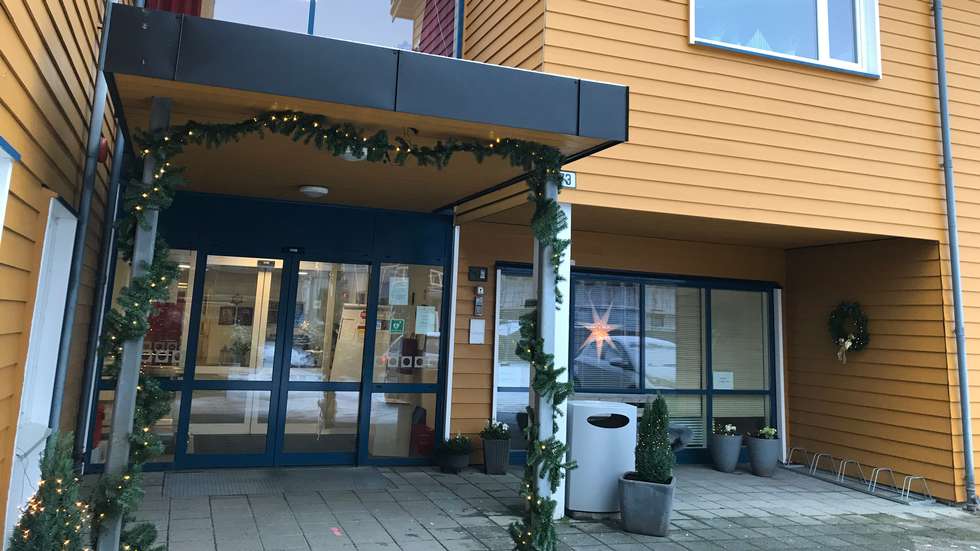 Ber pårørande stå klare til å hjelpe til på sjukeheimen om for mange tilsette blir smitta samtidig(pluss) dlvr.it/SKtMhP