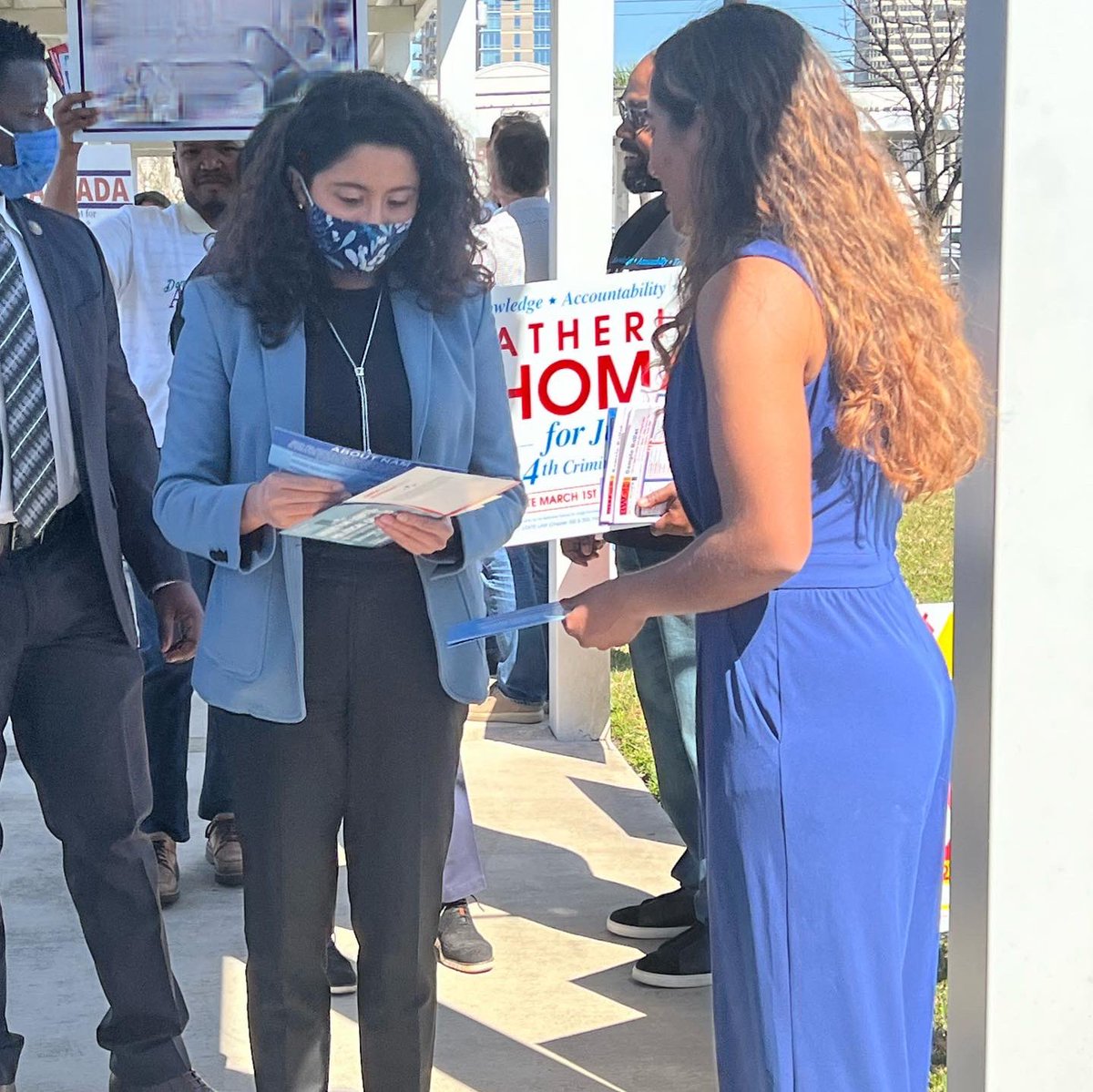 namfortexas's tweet photo. An honor to shake the County Judge’s @LinaHidalgoTX hand this morning and talk with her about the #NamforTexas campaign! Thank you Judge Hidalgo for your leadership and for being an inspiration to so many young people! #nft #VoteNam #electprogressives https://t.co/cOXoJxnuUA